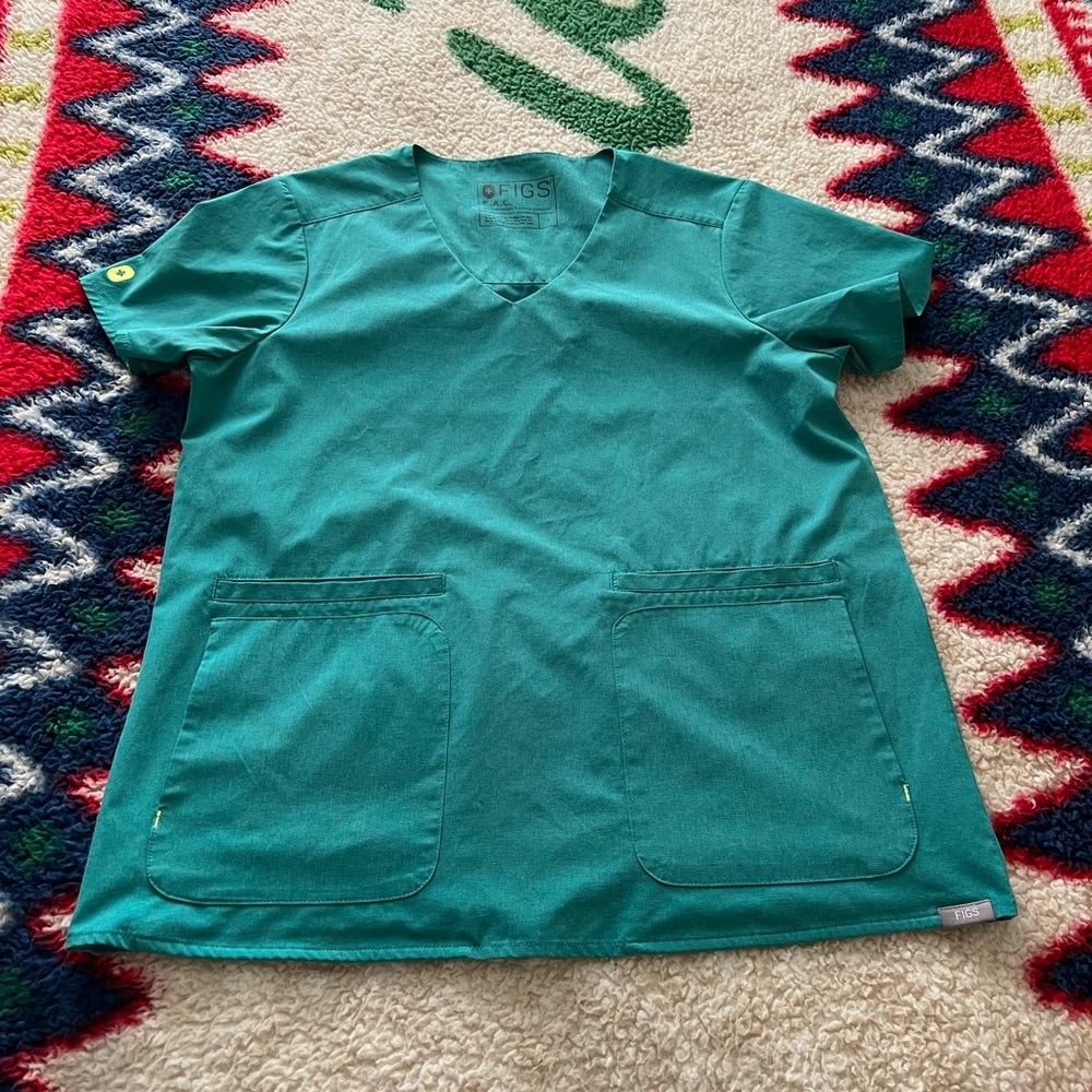 Figs Fion scrub top